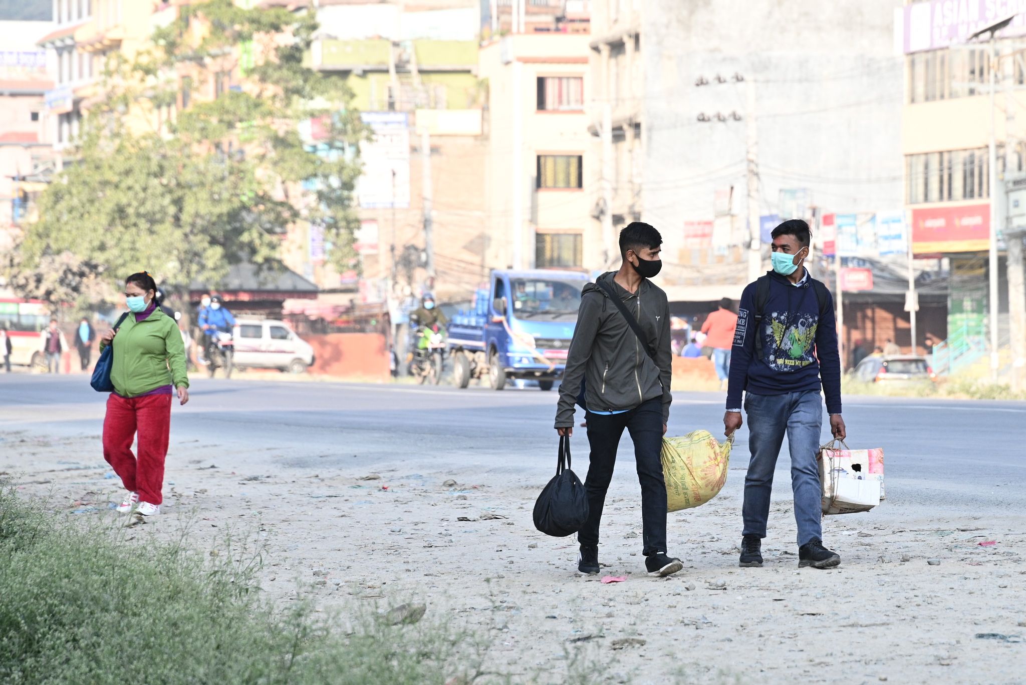नेपाल बन्दकाे आंशिक प्रभाव, जनजीवन आतंकित पार्न नक्कली बमकाे सहारा